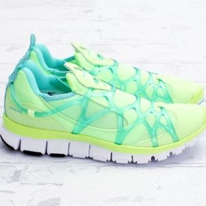 Womens Nike free run 5.0 laceless